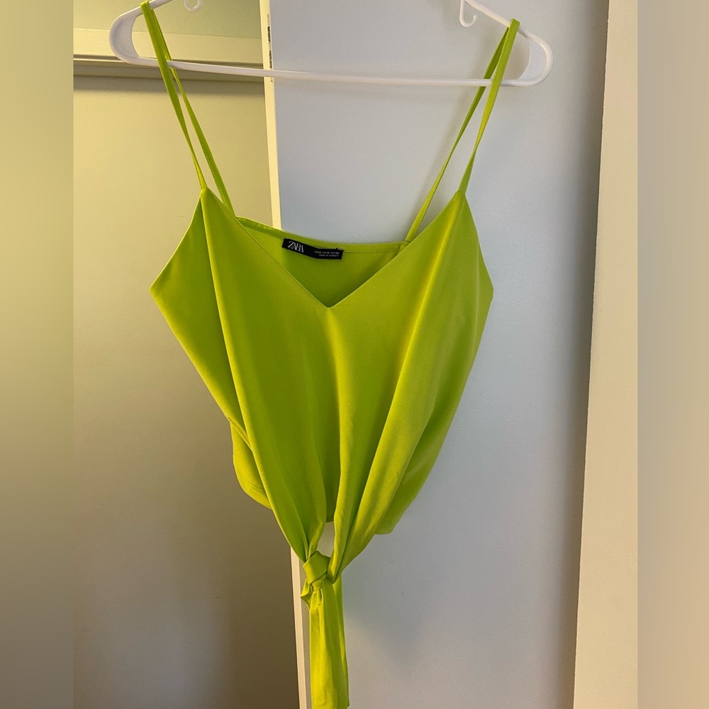 Cropped tie front tank